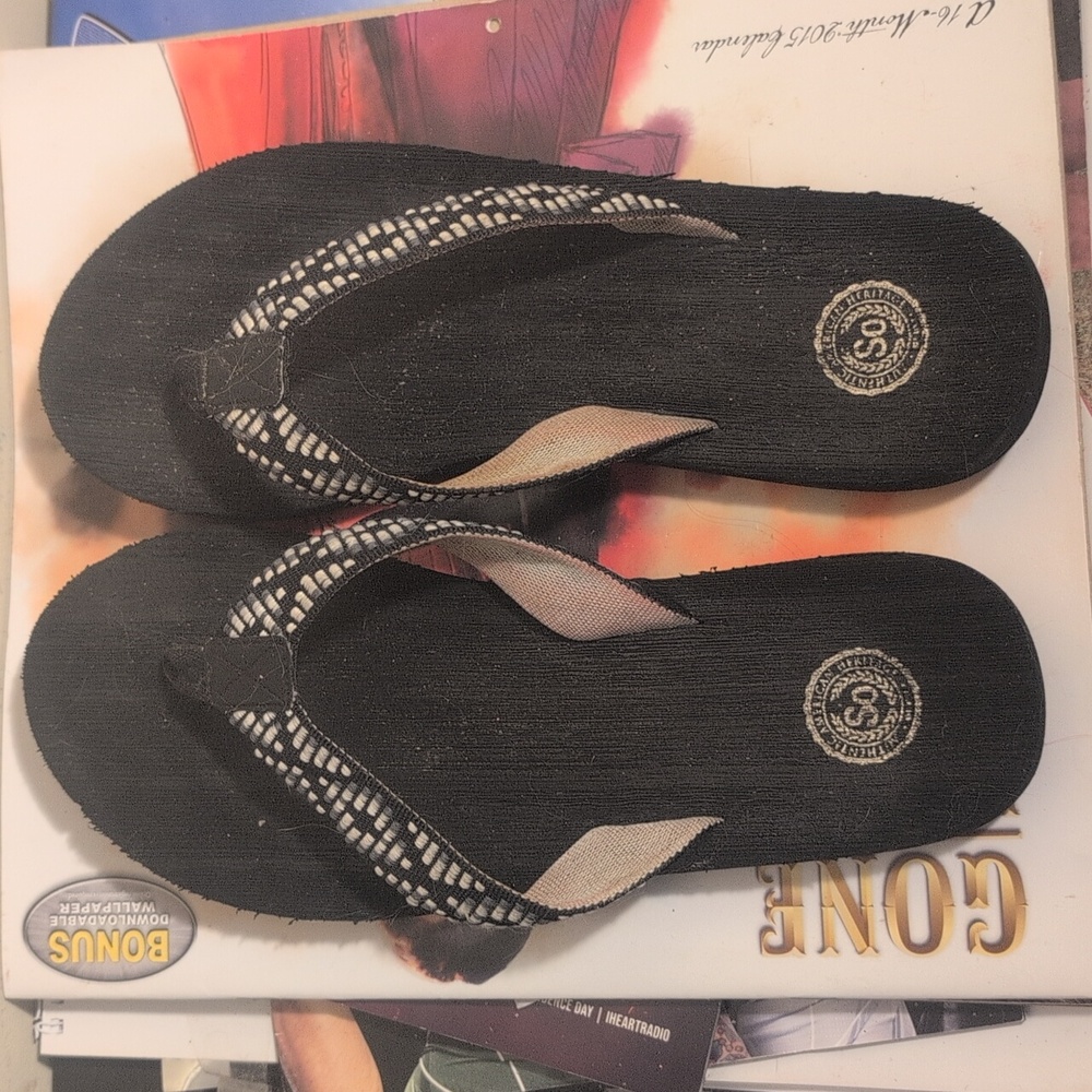 SO Black White Tribal Aztec Fabric Strap Flip Flops Thongs Beach Sandals - Picture 1 of 4